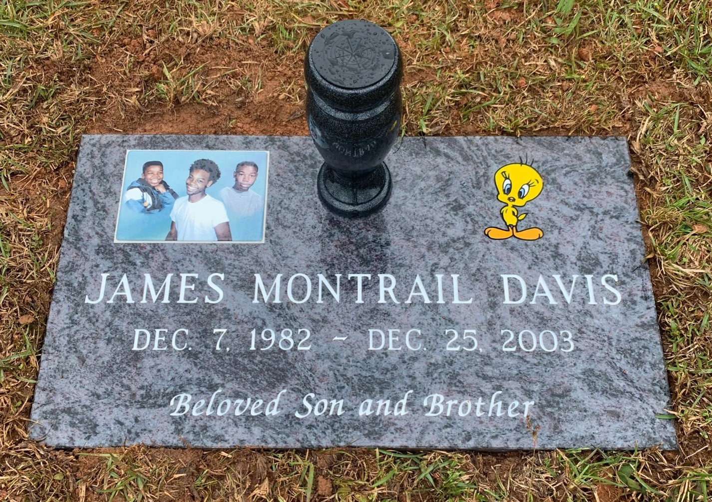 Bahama Blue Flat Marker w/ Painted Carving, Vase & Portrait