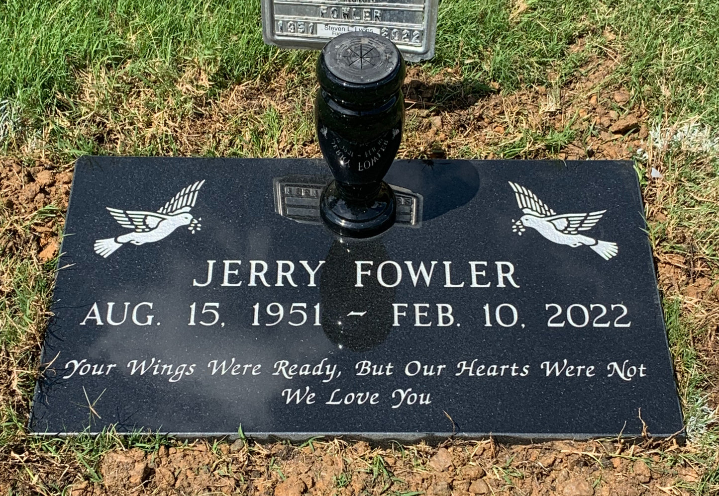 Black Granite Flat Marker w/ Dove Carving & Flower Vase