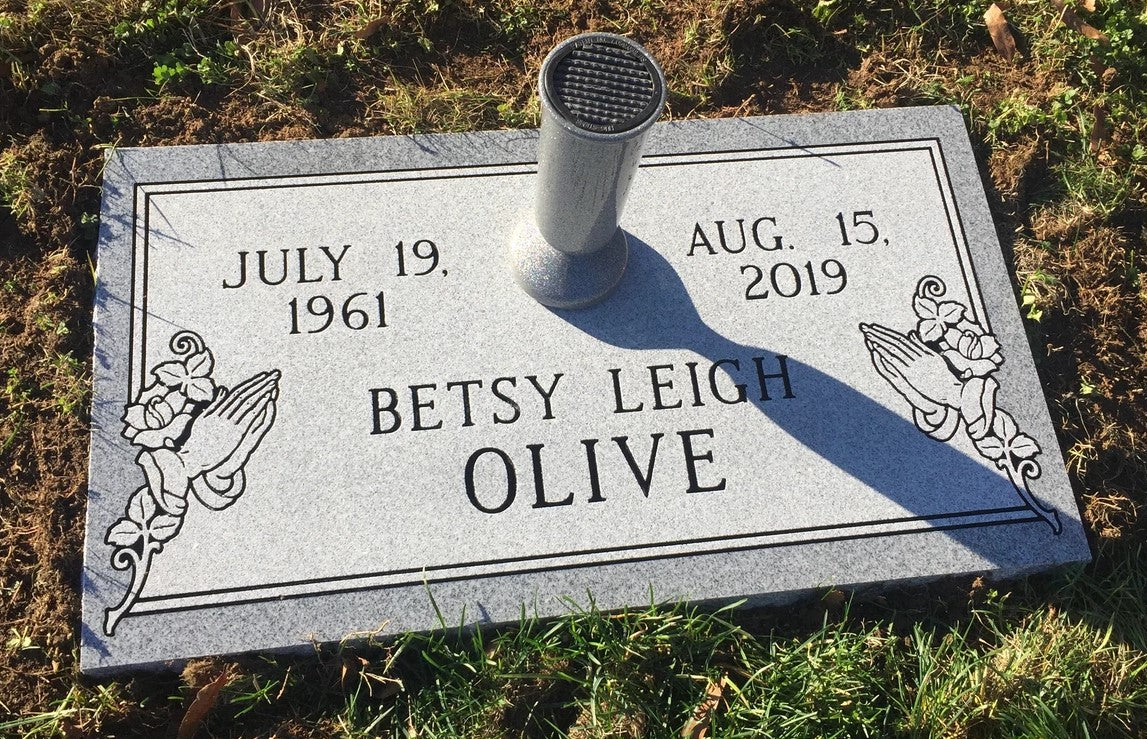 Individual Flat Marker w/ Praying Hands, Roses, & Vase